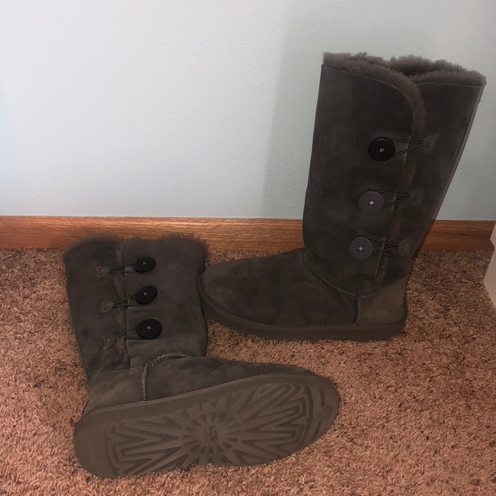 tall grey UGG boots w buttons, barley worn